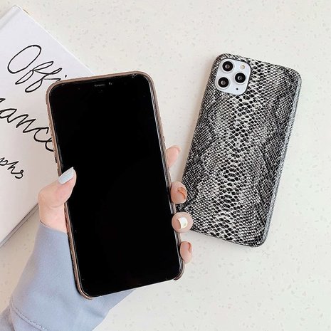 ShieldCase ShieldCase Coque iPhone 12 Guilty Grey Snake ShieldCase ShieldCase Coque iPhone 12 Guilty Grey Snake
