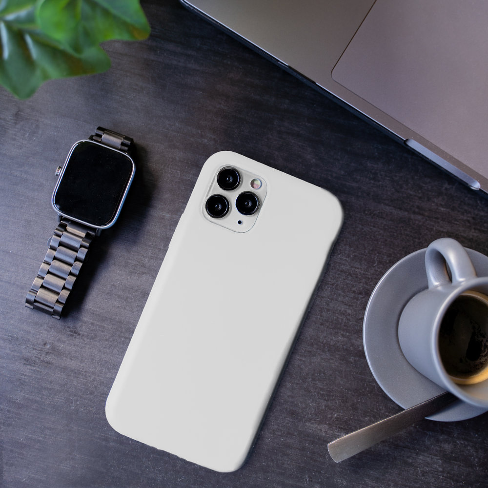 Coverzs Coverzs Coque silicone de luxe iPhone 12 Pro Max (blanc)