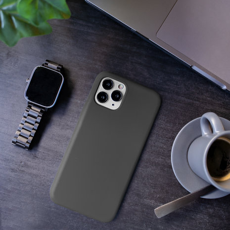 Coverzs Coverzs Coque silicone de luxe iPhone 12 (gris foncé)