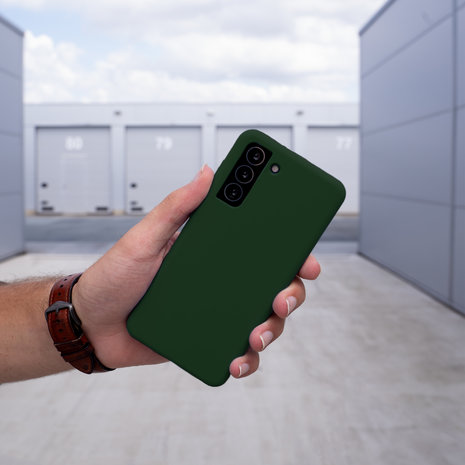 Coverzs Coverzs Coque silicone de luxe Samsung Galaxy A72 (vert foncé)