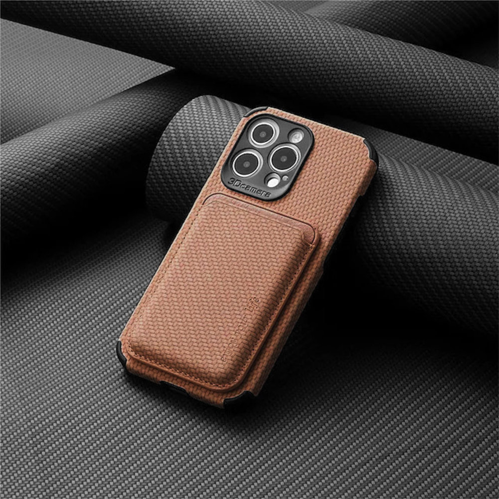 Coverzs Coverzs Coque tressée porte-cartes MagSafe iPhone 13 Pro (marron) Coverzs Coverzs Coque tressée porte-cartes MagSafe iPhone 13 Pro (marron)