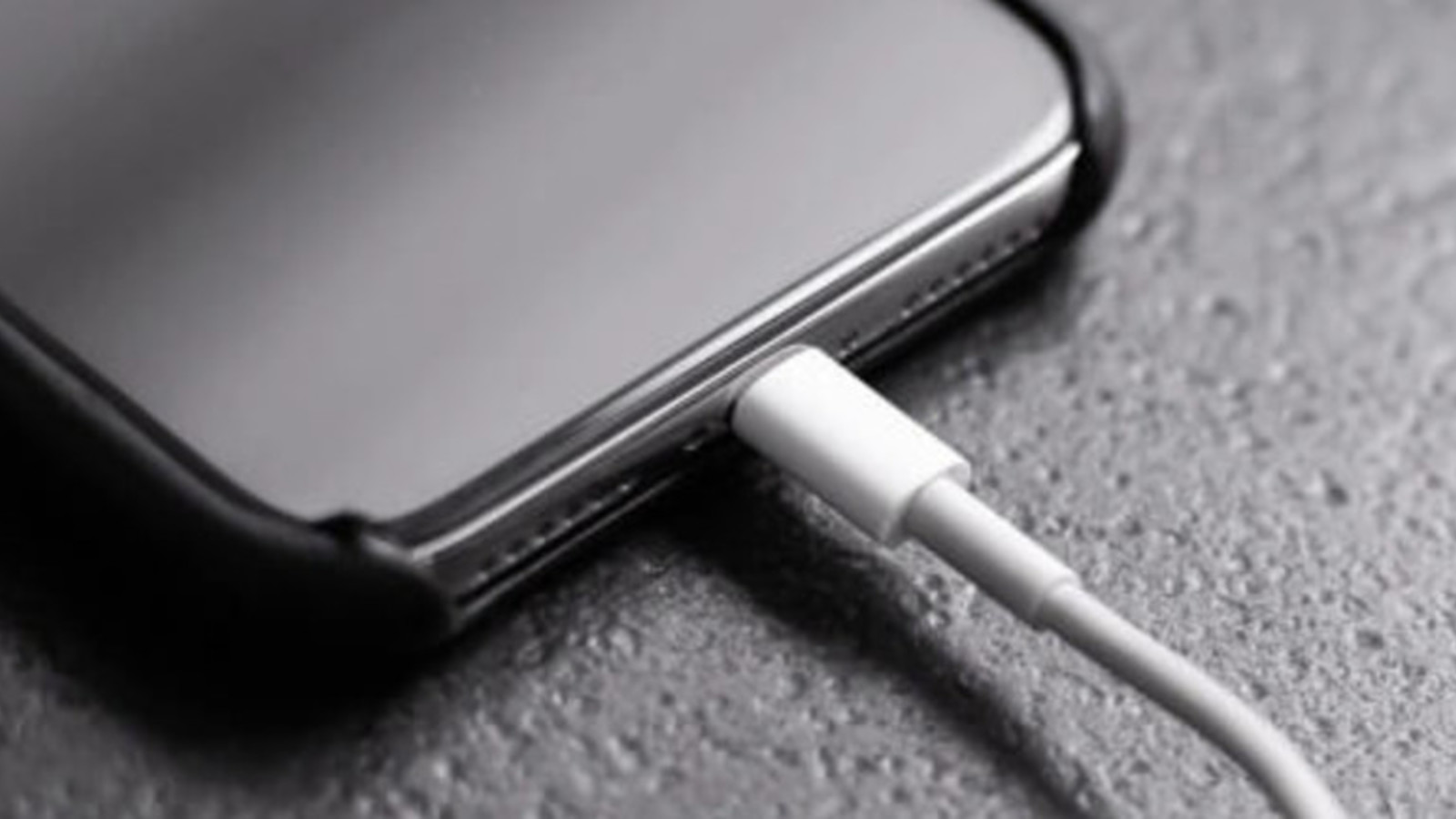 iPhone 14 Pro : avez-vous des marques au niveau du chargeur