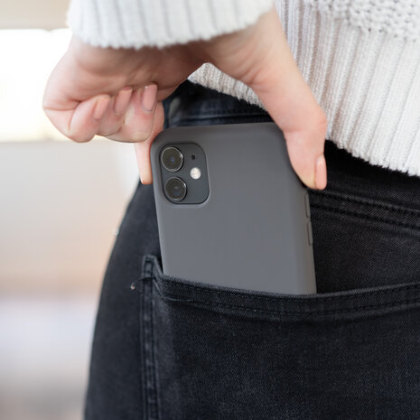 Coverzs Coverzs Coque silicone de luxe iPhone 11 (gris foncé)