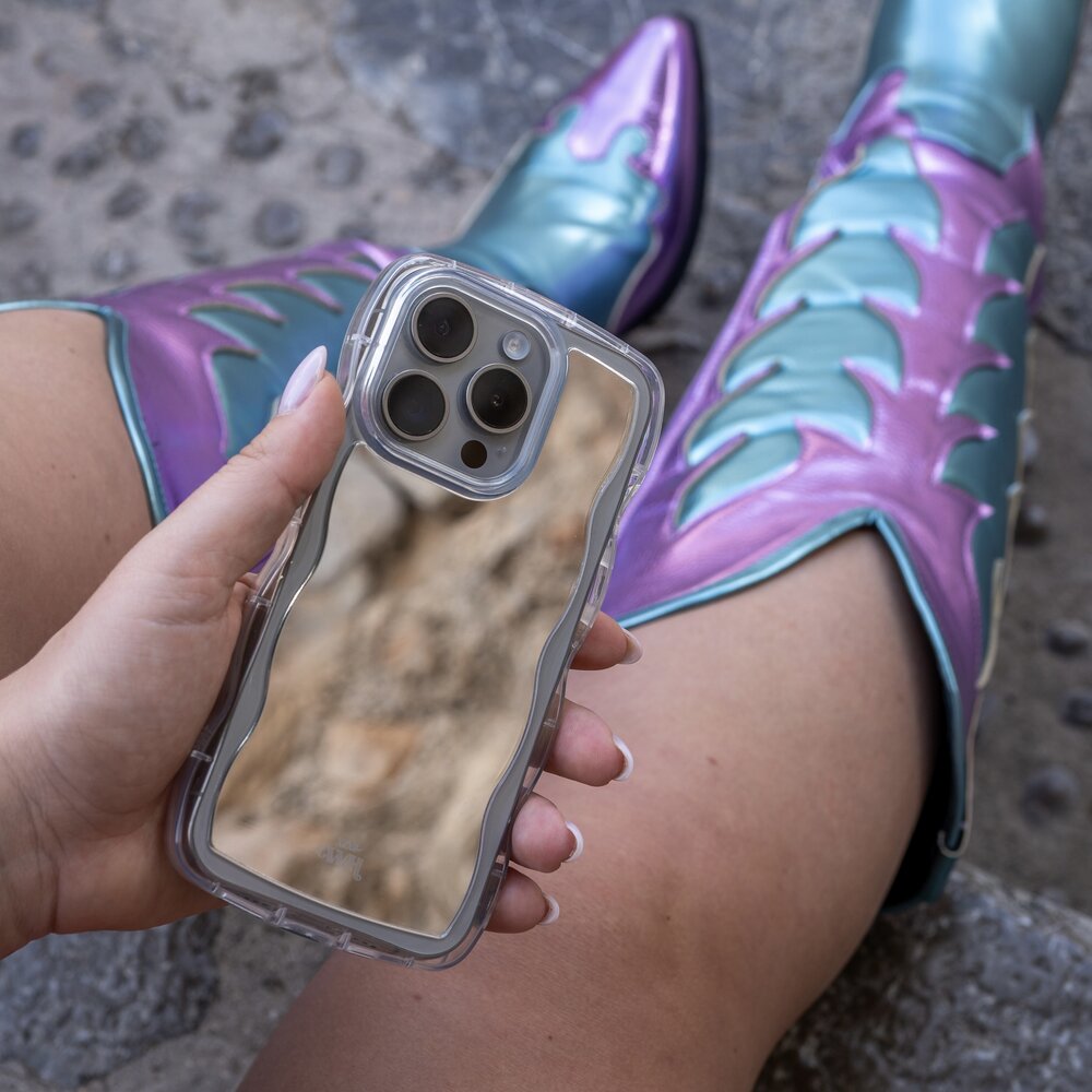 xoxo Wildhearts xoxo Wildhearts Wavy mirror case Transparant - iPhone 12 Pro Max xoxo Wildhearts xoxo Wildhearts Wavy mirror case Transparant - iPhone 12 Pro Max