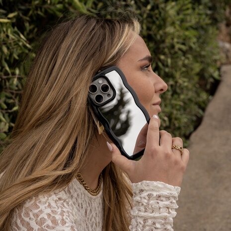 xoxo Wildhearts xoxo Wildhearts Wavy mirror case Black - iPhone 12 Pro xoxo Wildhearts xoxo Wildhearts Wavy mirror case Black - iPhone 12 Pro
