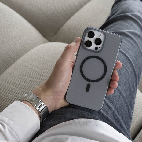 Coverzs Coverzs iPhone 13 Pro Max Wavy hardcase avec Magsafe (noir) Coverzs Coverzs iPhone 13 Pro Max Wavy hardcase avec Magsafe (noir)