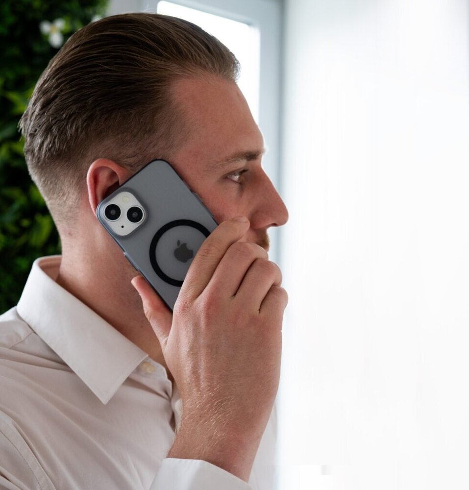 Coverzs Coverzs iPhone 15 Wavy hardcase avec Magsafe (noir) Coverzs Coverzs iPhone 15 Wavy hardcase avec Magsafe (noir)