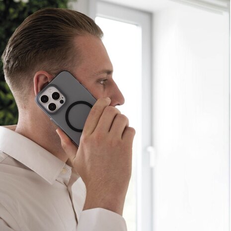 Coverzs Coverzs iPhone 15 Pro Max Wavy hardcase avec Magsafe (noir) Coverzs Coverzs iPhone 15 Pro Max Wavy hardcase avec Magsafe (noir)