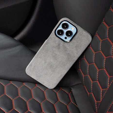 Coverzs Coverzs Coque iPhone 15 Pro Max Alcantara MagSafe (gris) Coverzs Coverzs Coque iPhone 15 Pro Max Alcantara MagSafe (gris)