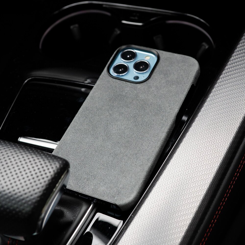 Coverzs Coverzs Coque iPhone 15 Pro Max Alcantara MagSafe (gris) Coverzs Coverzs Coque iPhone 15 Pro Max Alcantara MagSafe (gris)