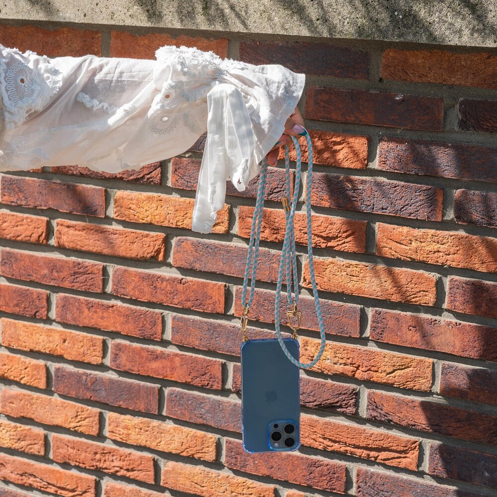 xoxo Wildhearts xoxo Wildhearts Coque bleu avec cordon Aqua Pink - iPhone 14 xoxo Wildhearts xoxo Wildhearts Coque bleu avec cordon Aqua Pink - iPhone 14