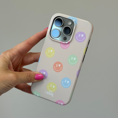 xoxo Wildhearts xoxo Wildhearts All Smiles - Coque iPhone 16 Pro Max avec MagSafe xoxo Wildhearts xoxo Wildhearts All Smiles - Coque iPhone 16 Pro Max avec MagSafe