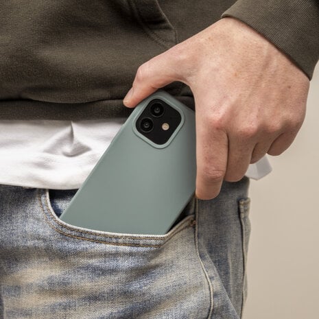 Coverzs Coverzs Coque silicone de luxe iPhone 12 Pro Max (vert pin)