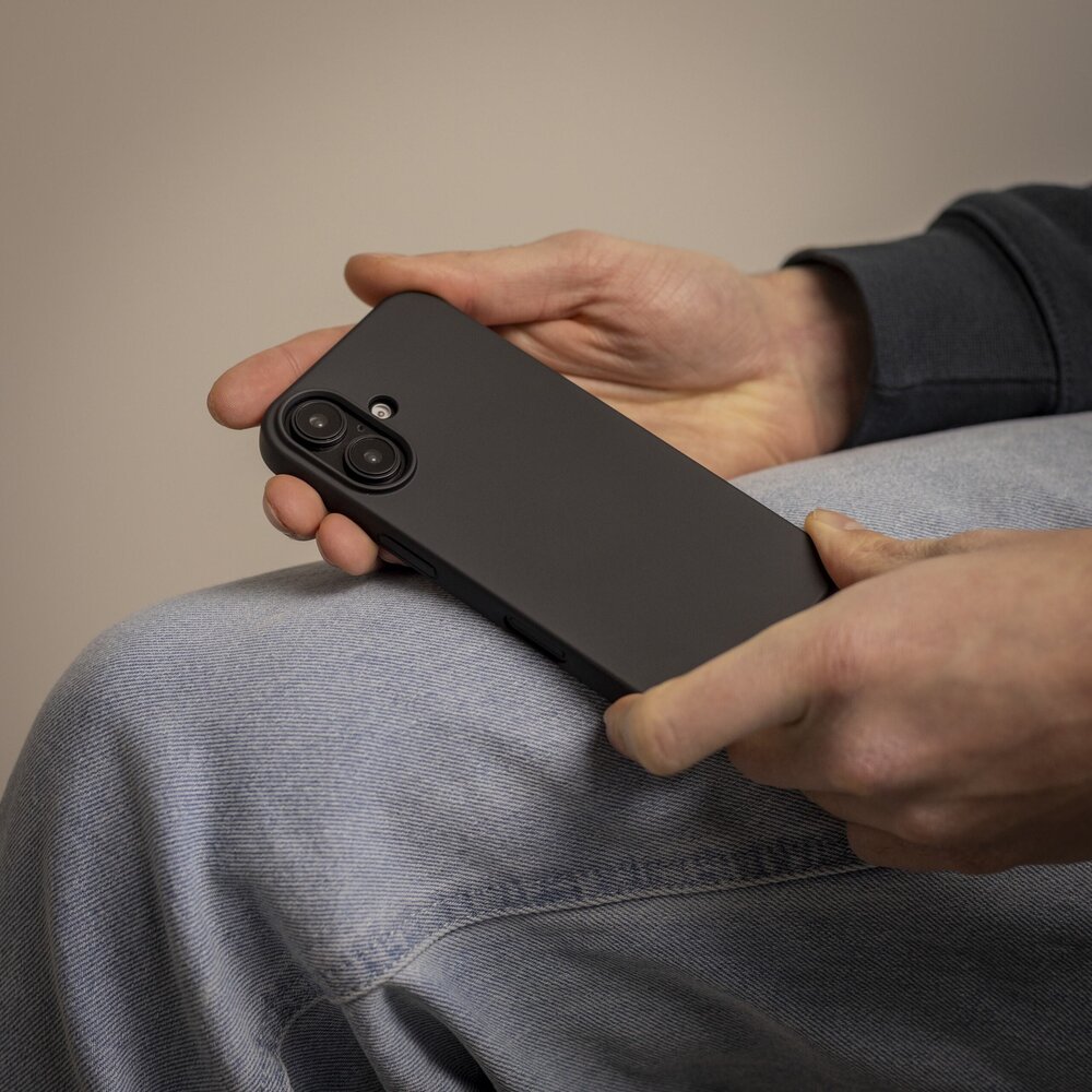 ShieldCase ShieldCase iPhone 16 Pro coque en silicone (noir) ShieldCase ShieldCase iPhone 16 Pro coque en silicone (noir)