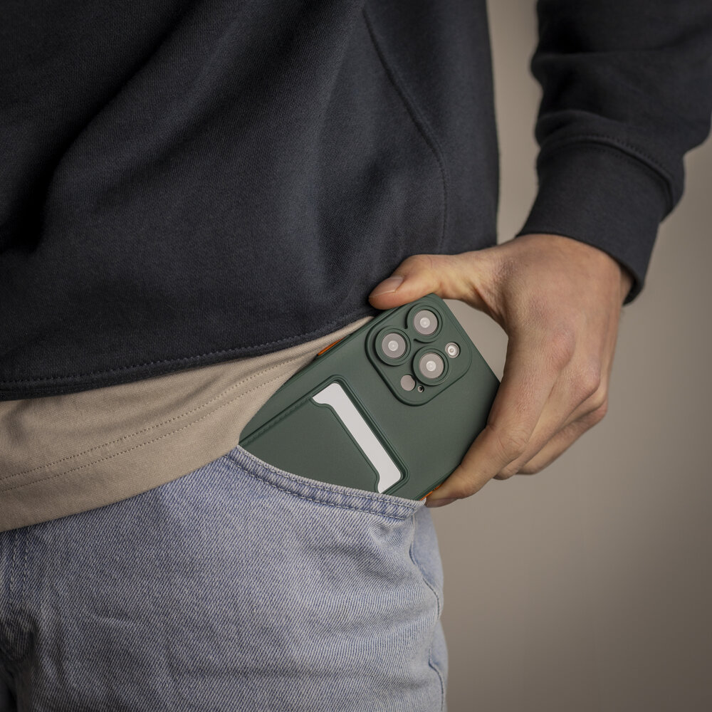 ShieldCase ShieldCase iPhone 16 Pro coque en silicone porte carte (vert foncé) ShieldCase ShieldCase iPhone 16 Pro coque en silicone porte carte (vert foncé)