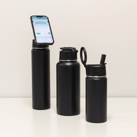 Coverzs Coverzs Bouteille d'eau de 700 ml avec MagSafe (noir) Coverzs Coverzs Bouteille d'eau de 700 ml avec MagSafe (noir)