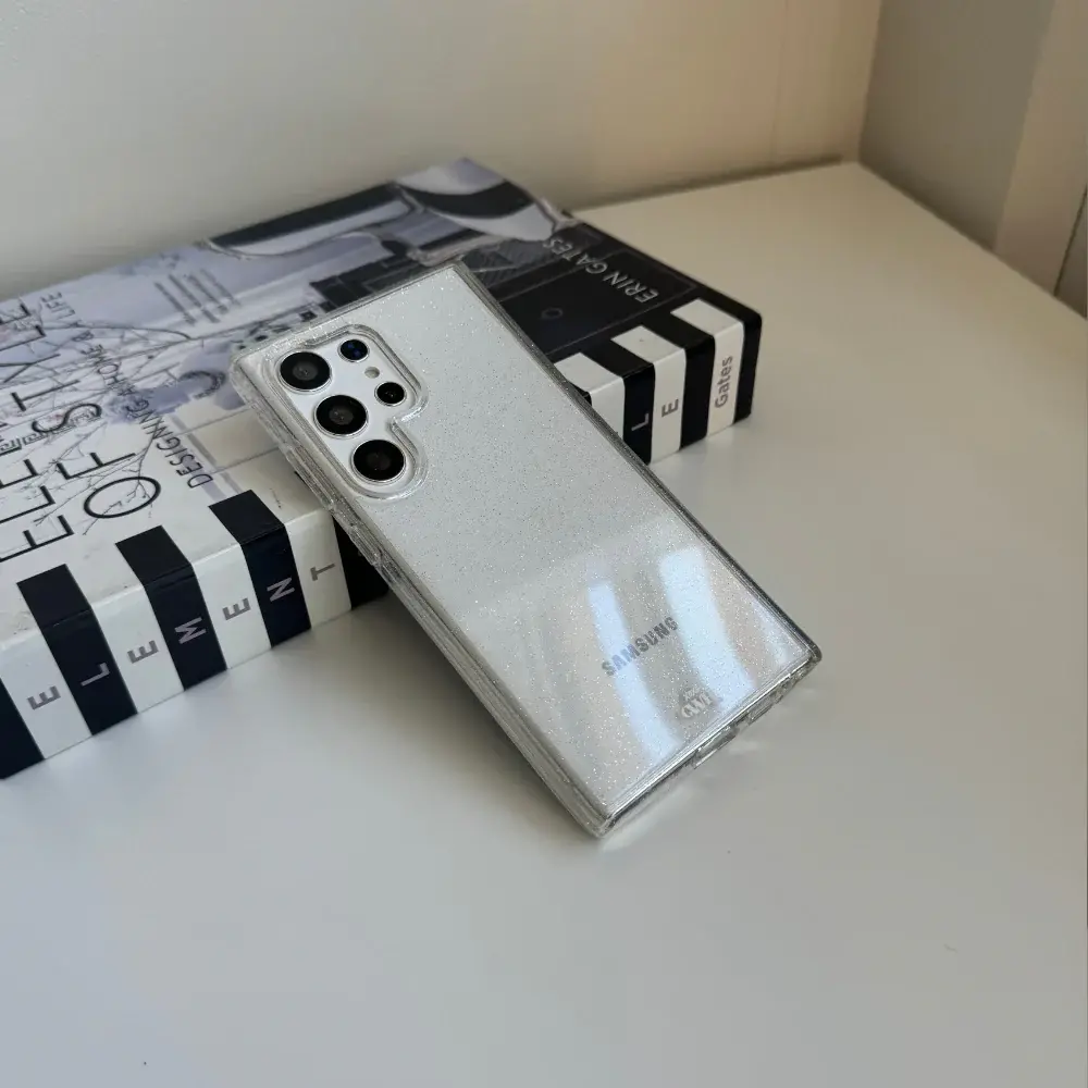 xoxo Wildhearts xoxo Wildhearts Coque Samsung Galaxy S25 TPU pailleté (transparent) xoxo Wildhearts xoxo Wildhearts Coque Samsung Galaxy S25 TPU pailleté (transparent)