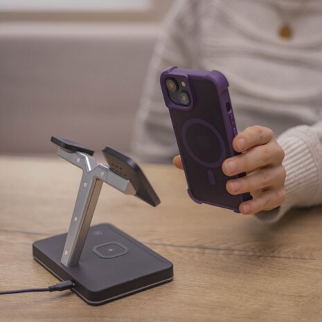Coverzs Coverzs Coque antichoc mate avec MagSafe iPhone 12 (violet) Coverzs Coverzs Coque antichoc mate avec MagSafe iPhone 12 (violet)