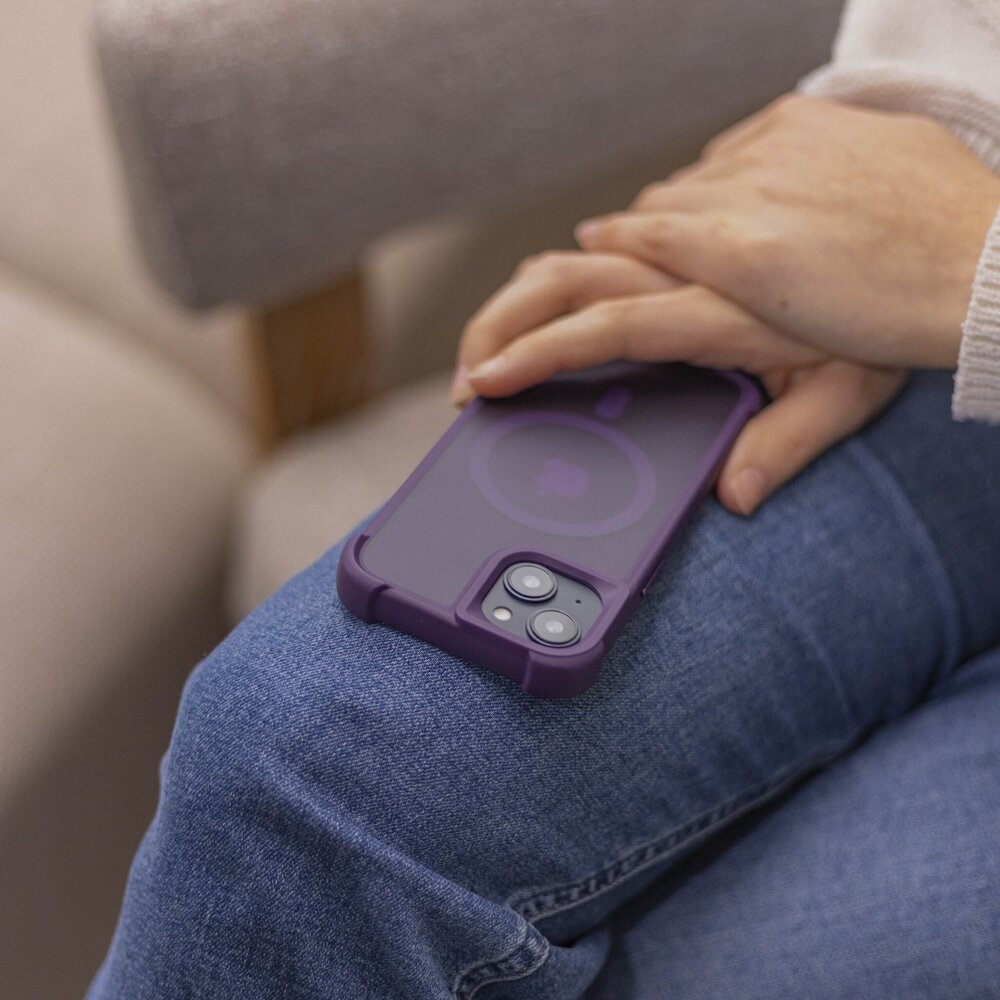 Coverzs Coverzs Coque antichoc mate avec MagSafe iPhone 12 (violet) Coverzs Coverzs Coque antichoc mate avec MagSafe iPhone 12 (violet)