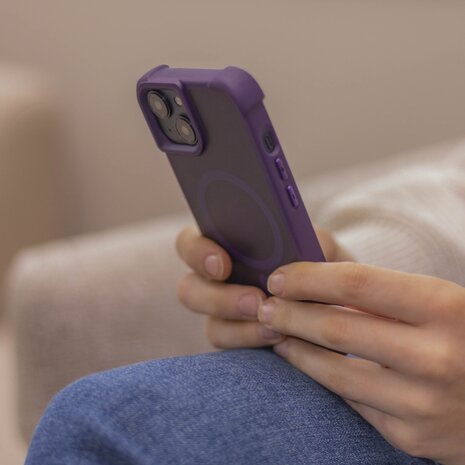 Coverzs Coverzs Coque antichoc mate avec MagSafe iPhone 12 (violet) Coverzs Coverzs Coque antichoc mate avec MagSafe iPhone 12 (violet)