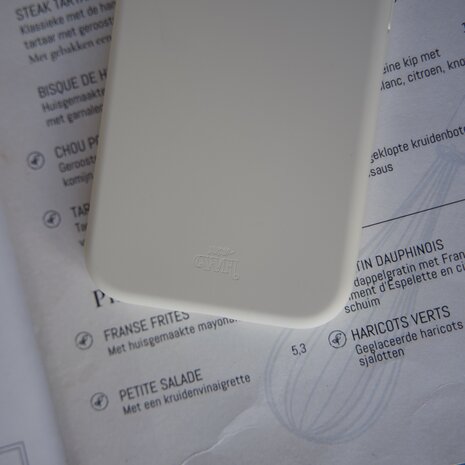 xoxo Wildhearts xoxo Wildhearts Coque antichoc en silicone Beige - iPhone 12 xoxo Wildhearts xoxo Wildhearts Coque antichoc en silicone Beige - iPhone 12