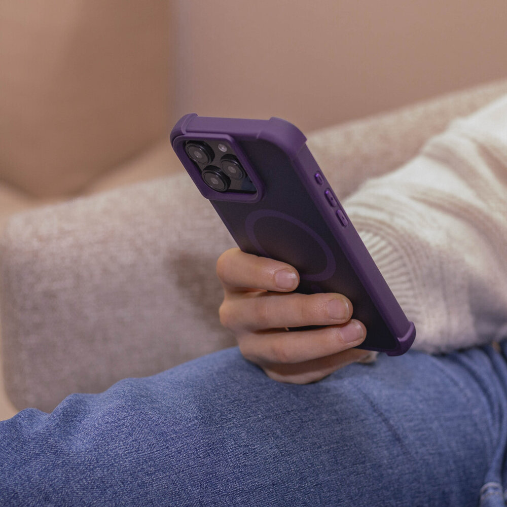 Coverzs Coverzs Coque antichoc mate avec MagSafe iPhone 12 Pro (violet)