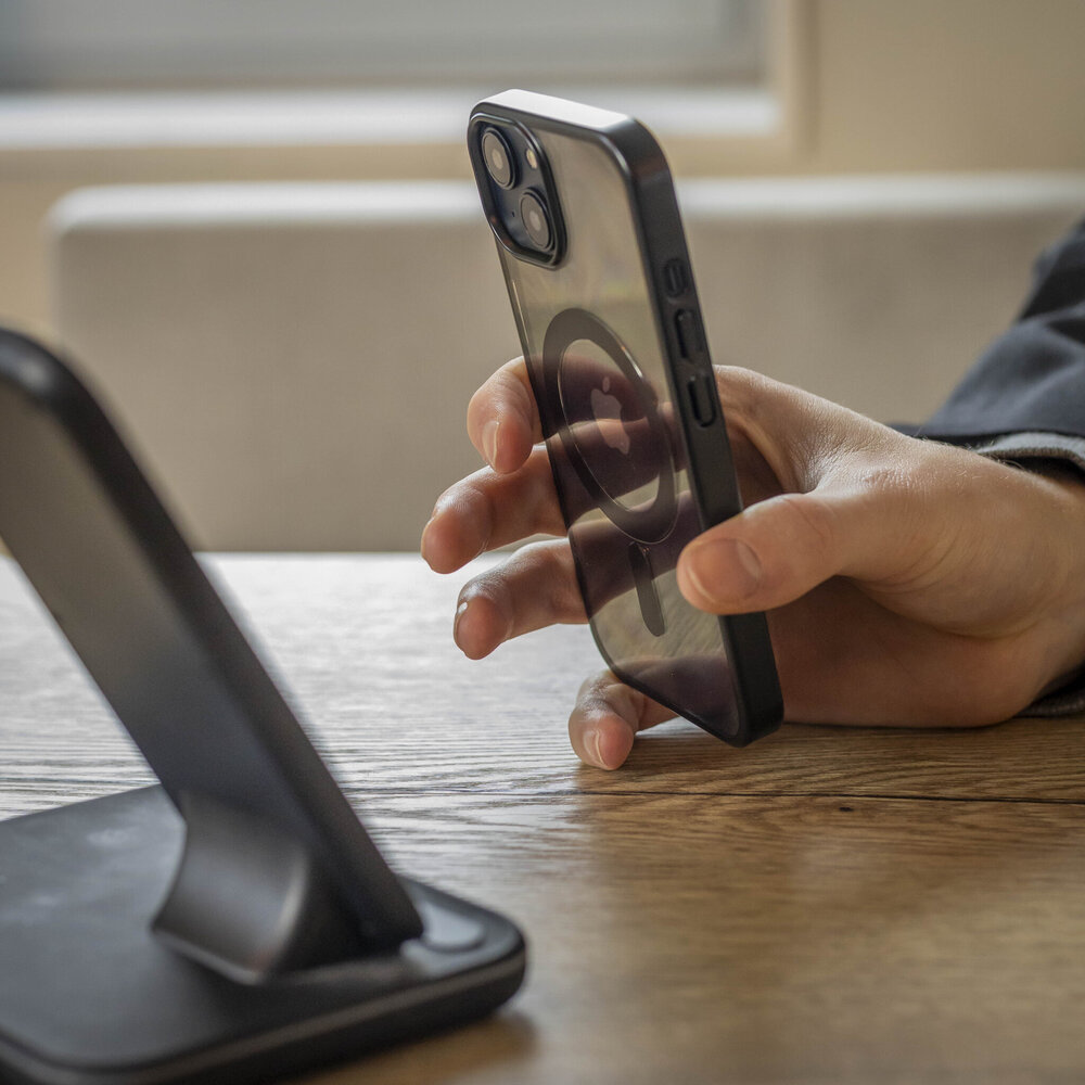 Coverzs Coverzs Coque rigide transparent MagSafe iPhone 13 (noir) Coverzs Coverzs Coque rigide transparent MagSafe iPhone 13 (noir)