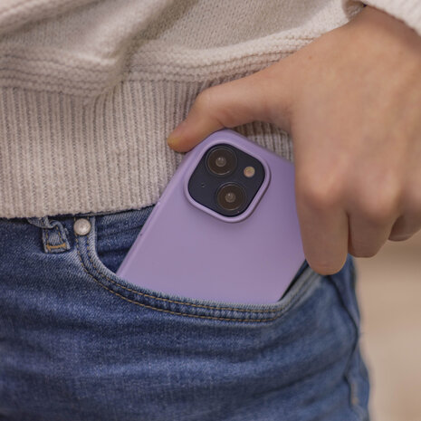 Coverzs Coverzs Coque MagSafe en silicone de luxe iPhone 13 (violet)