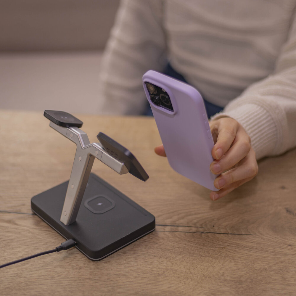 Coverzs Coverzs Coque MagSafe en silicone de luxe iPhone 13 Pro (violet)