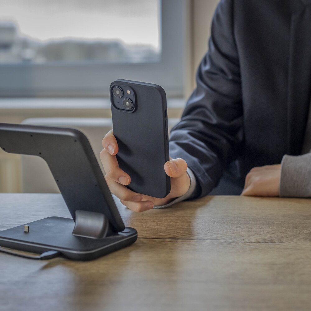 Coverzs Coverzs Coque MagSafe en silicone de luxe iPhone 14 (noir)