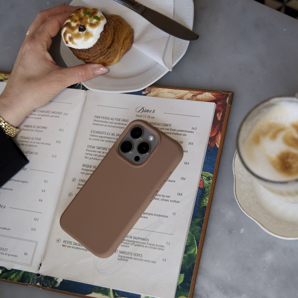 xoxo Wildhearts xoxo Wildhearts Coque antichoc en silicone Marron - iPhone 14 Plus xoxo Wildhearts xoxo Wildhearts Coque antichoc en silicone Marron - iPhone 14 Plus