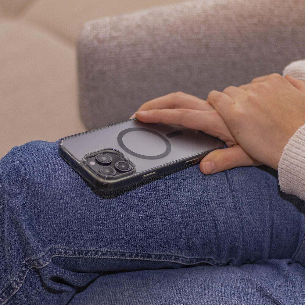 Coverzs Coverzs Coque MagSafe mate iPhone 15 Pro (transparent/noir) Coverzs Coverzs Coque MagSafe mate iPhone 15 Pro (transparent/noir)