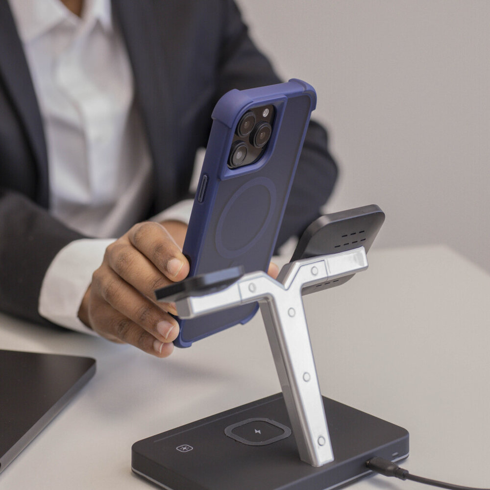 Coverzs Coverzs Coque antichoc mate iPhone 15 Pro avec MagSafe (bleu foncé) Coverzs Coverzs Coque antichoc mate iPhone 15 Pro avec MagSafe (bleu foncé)