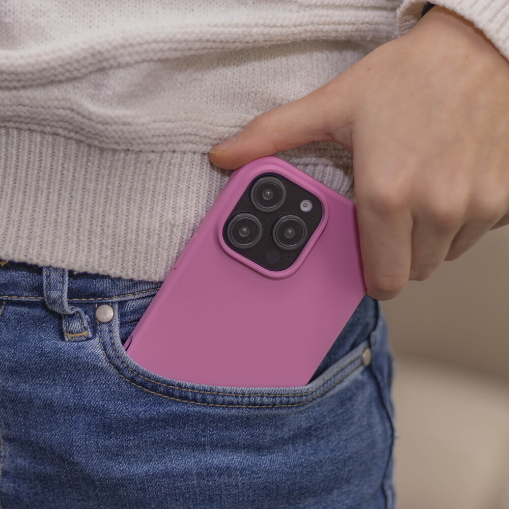 Coverzs Coverzs Coque MagSafe en silicone de luxe iPhone 15 Pro (rose)