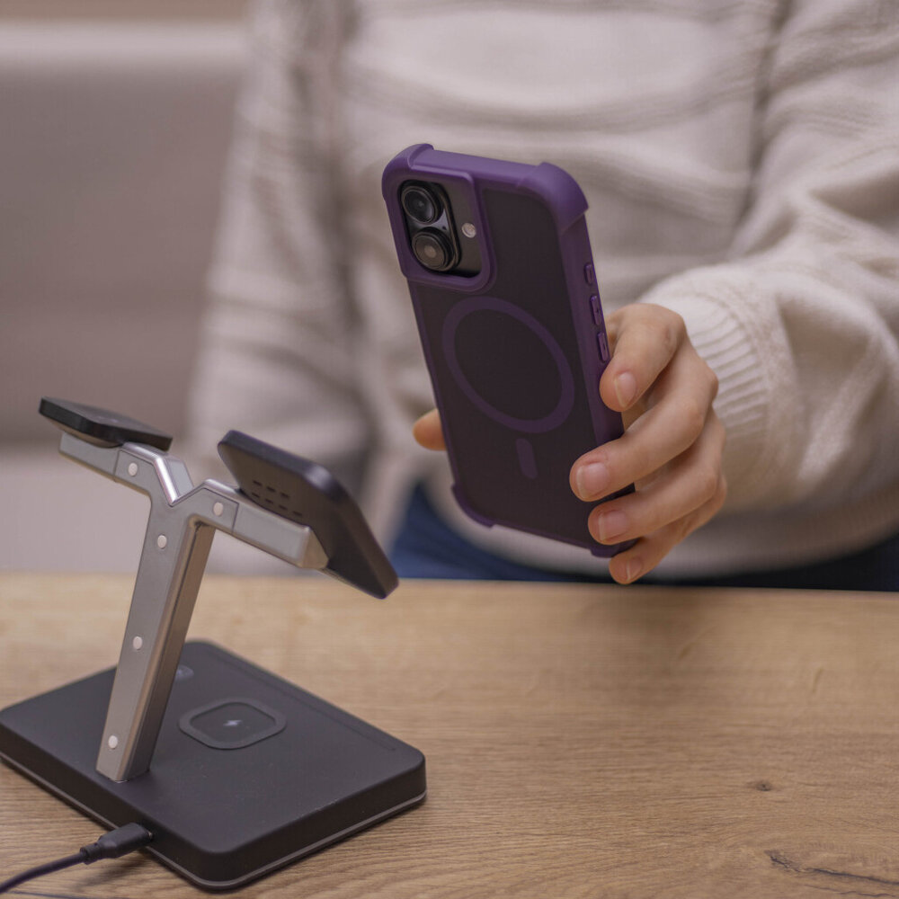 Coverzs Coverzs Coque antichoc mate avec MagSafe iPhone 16 (violet) Coverzs Coverzs Coque antichoc mate avec MagSafe iPhone 16 (violet)