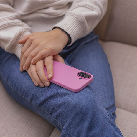 Coverzs Coverzs Coque de luxe en silicone iPhone 16 (rose)