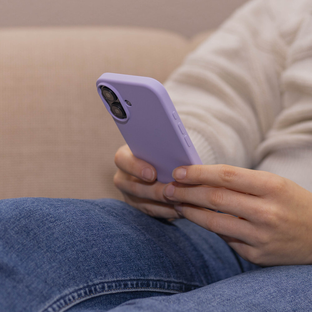 Coverzs Coverzs Coque de luxe en silicone iPhone 16 Plus (violet)