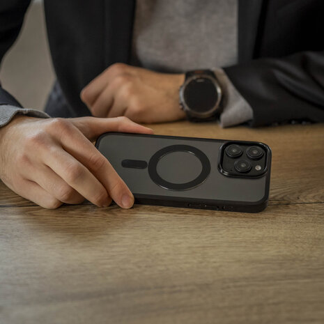 Coverzs Coverzs Coque rigide transparent MagSafe iPhone 16 Pro Max (noir) Coverzs Coverzs Coque rigide transparent MagSafe iPhone 16 Pro Max (noir)