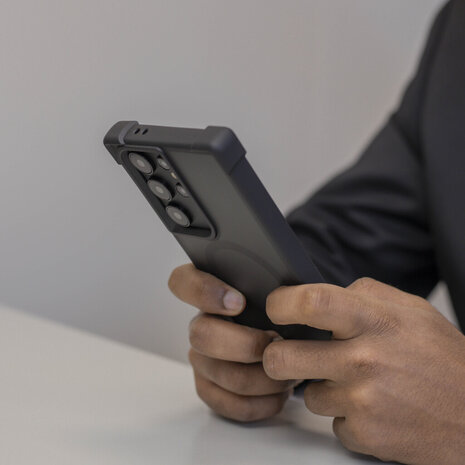 Coverzs Coverzs Coque antichoc mate avec MagSafe Samsung Galaxy S24 Ultra (noir) Coverzs Coverzs Coque antichoc mate avec MagSafe Samsung Galaxy S24 Ultra (noir)