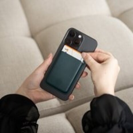 Coverzs Coverzs luxe MagSafe wallet (vert foncé) Coverzs Coverzs luxe MagSafe wallet (vert foncé)