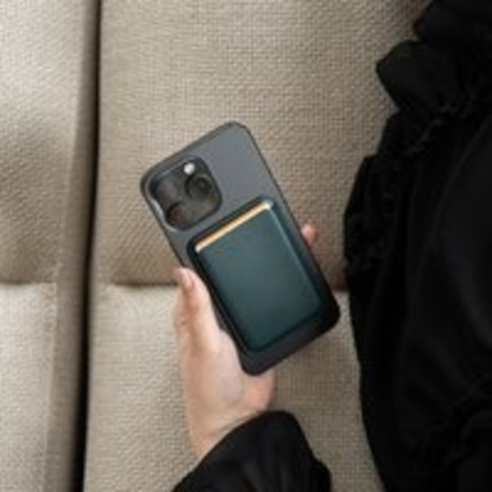 Coverzs Coverzs luxe MagSafe wallet (vert foncé) Coverzs Coverzs luxe MagSafe wallet (vert foncé)