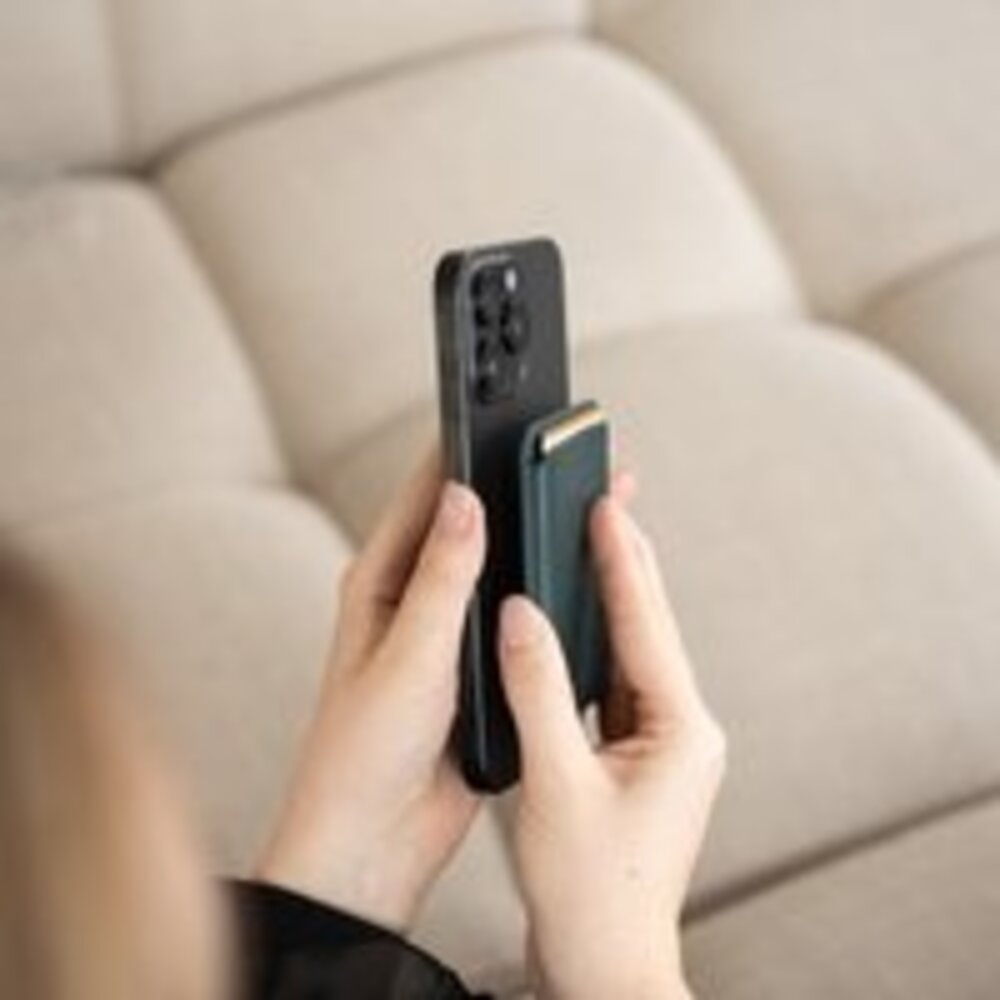 Coverzs Coverzs luxe MagSafe wallet (vert foncé) Coverzs Coverzs luxe MagSafe wallet (vert foncé)