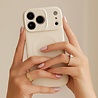 ShieldCase ShieldCase Coque arrière MagSafe en silicone pour iPhone 17 Pro (beige) ShieldCase ShieldCase Coque arrière MagSafe en silicone pour iPhone 17 Pro (beige)