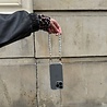 xoxo Wildhearts xoxo Wildhearts iPhone 17 - Pearlfection Coque en transparente avec cordon - court cordon xoxo Wildhearts xoxo Wildhearts iPhone 17 - Pearlfection Coque en transparente avec cordon - court cordon