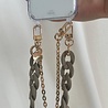 xoxo Wildhearts xoxo Wildhearts iPhone 17 - Dreamy Coque en transparente avec cordon - court cordon xoxo Wildhearts xoxo Wildhearts iPhone 17 - Dreamy Coque en transparente avec cordon - court cordon
