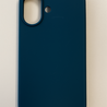 Coverzs Coverzs iPhone 16 coque en silicone solide (bleu foncé)