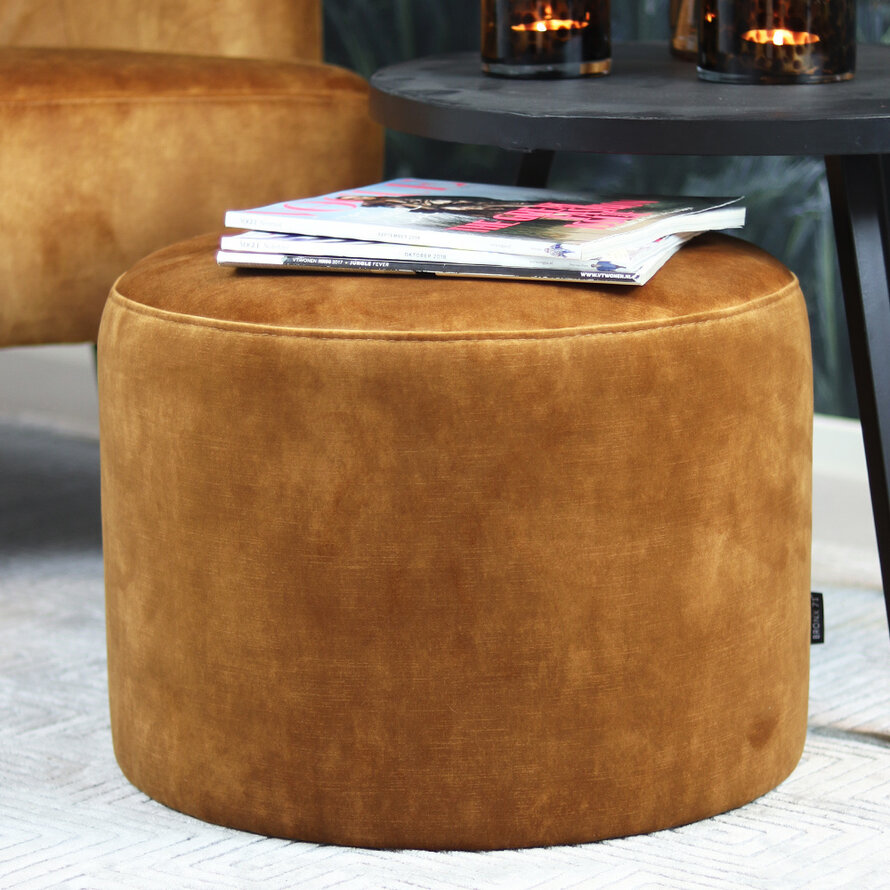 Samt Hocker Beau rund ockergelb/cognac