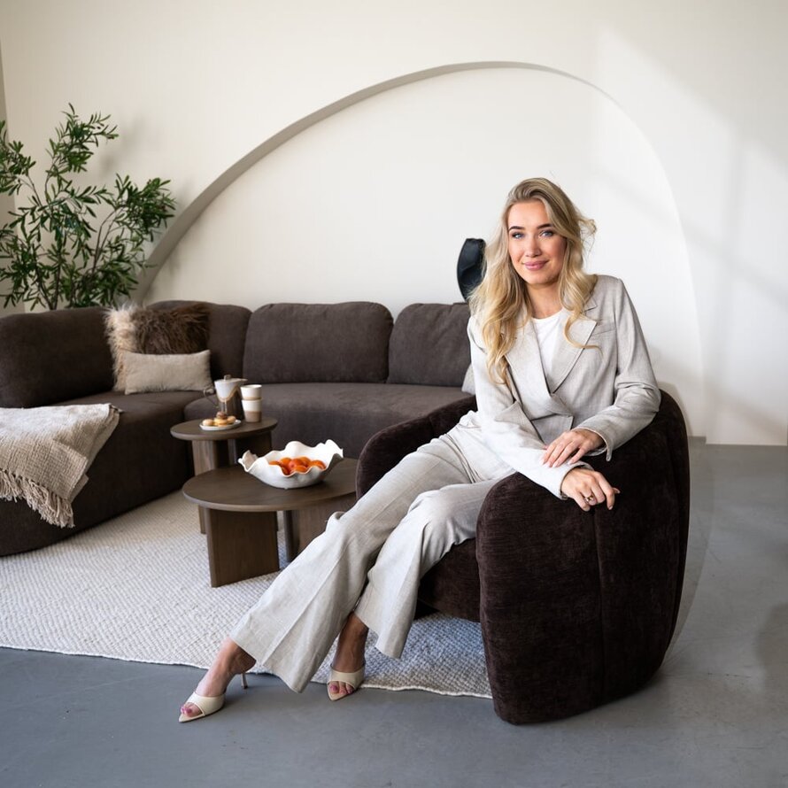 Sessel Lois Samt braun