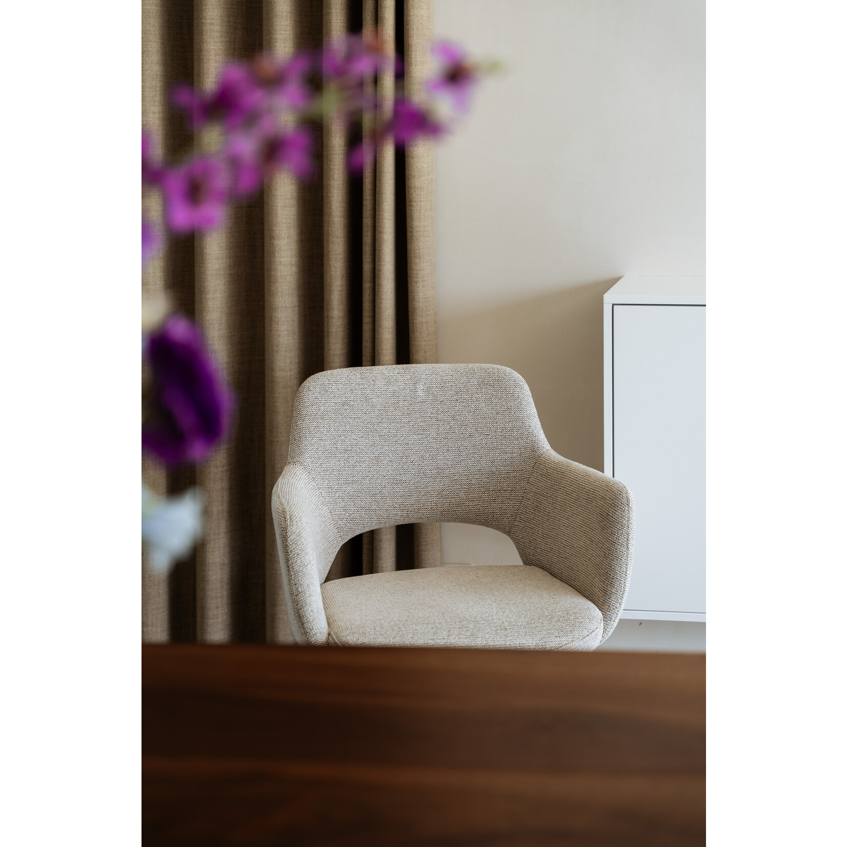 Amber- sneak natural