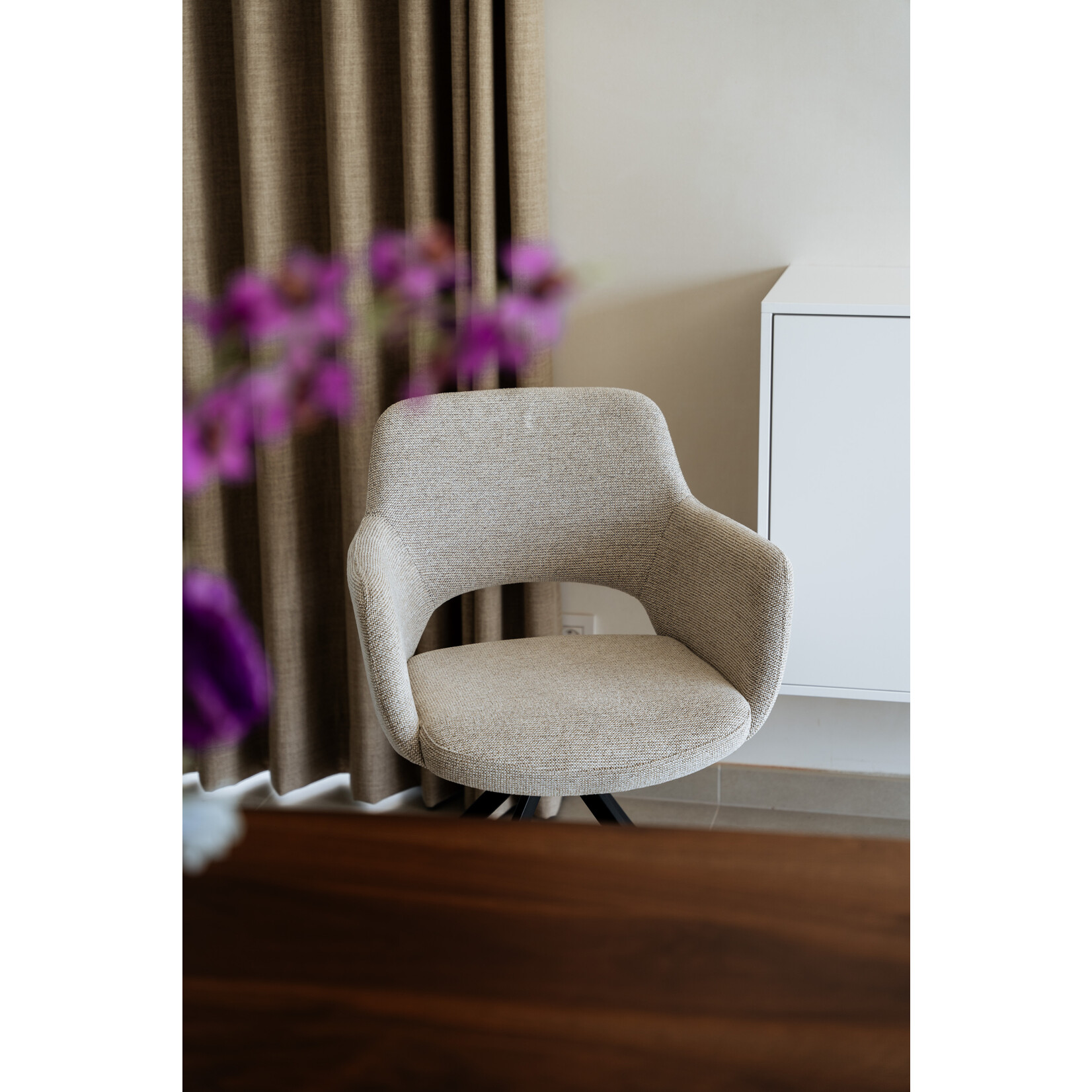 Amber- sneak natural